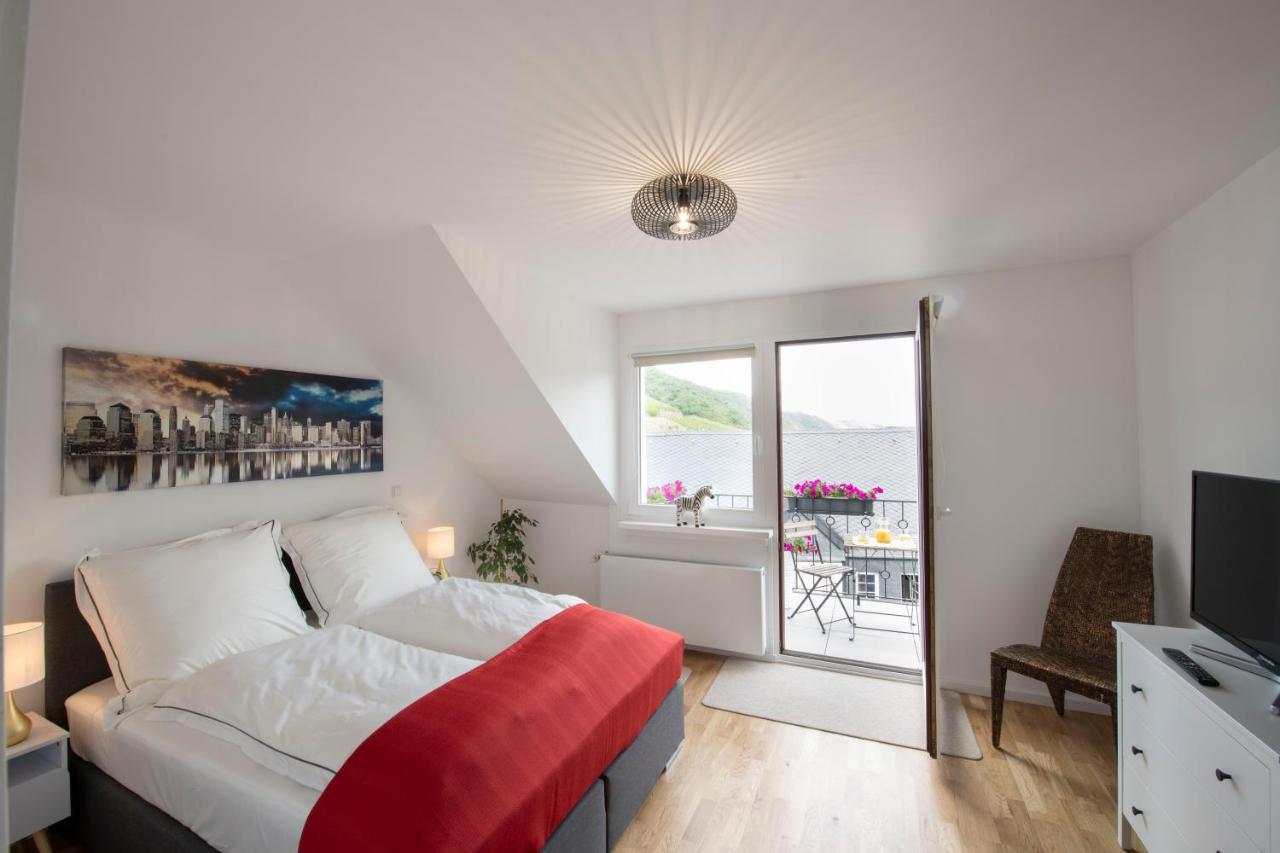Ferienwohnung Burgblick Coraidelstein Klotten Bagian luar foto