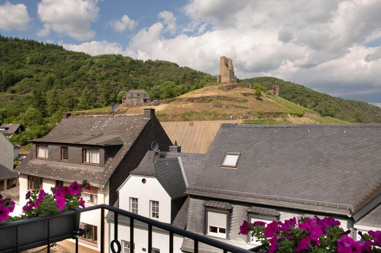 Ferienwohnung Burgblick Coraidelstein Klotten Bagian luar foto